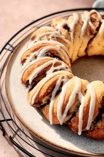 With its delicate swirls and sweet-spiced filling, this Gluten-Free Swedish Tea Ring is a show-stopper. Swedish Tea Ring