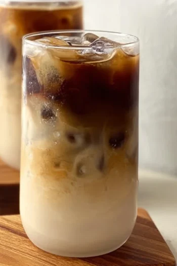 Indulge in this creamy Iced Brown Sugar Latte, blending espresso’s robust flavor with the sweetness of brown sugar. Perfect for any time of day, this easy recipe will elevate your coffee experience effortlessly. iced brown sugar latte