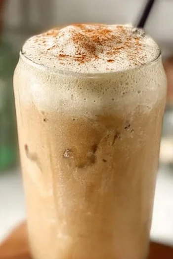 Iced French Toast Latte – A Delicious Twist on Two Favorites Are you ready to indulge in the breakfast treat of your dreams? The Iced French Toast Latte delivers the warmth of comforting French toast while providing the refreshing chill of iced coffee. With the perfect balance of sweet maple syrup, creamy cold foam, and rich espresso, this drink will make your morning brighter. French Toast Latte